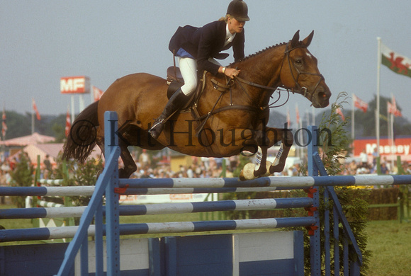 Nikki Caine riding Hang On;Royal Show 1979 SJ03-01-22