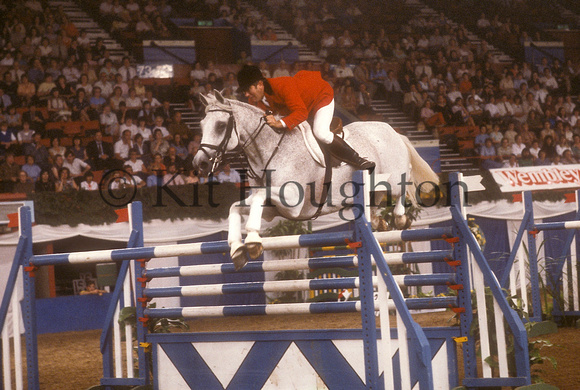 David Broome riding Philco;Royal International Horse Show 1981 SJ14-02-18