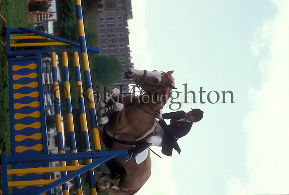 Janet Hunter and Lisn?????? Royal Windsor Horse Show 1989 SJ105-01-04.JPG