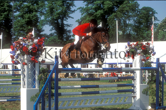 Brian Dye on Sky View Windsor International Horse Show 1992 SJ128-02-17.JPG