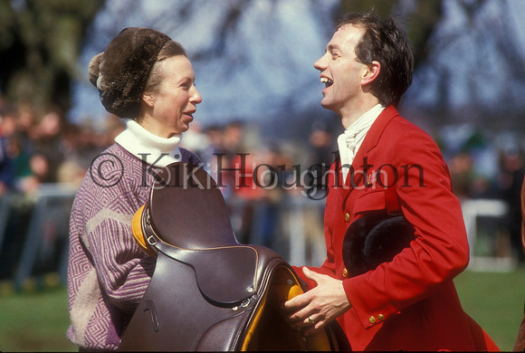 Princess Anne presents Ian Stark with the Saddle IanStarkEV148-13