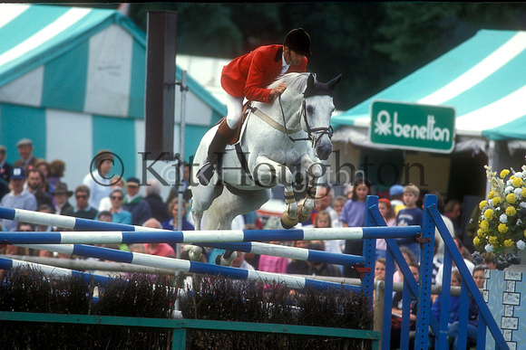 Mark Todd and Boxhill Bramham Horse Trials 1992 SJ128-04-20.JPG