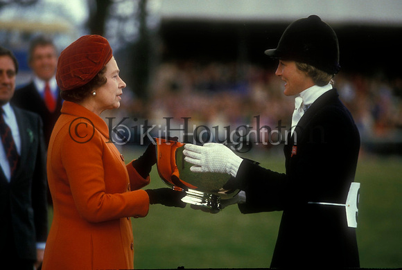 Presentation by HM the Queen to Lucinda Green, Butler BowlEV70-23