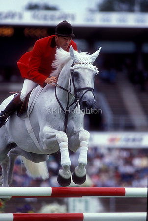 John Whitaker (GBR) and Henderson Milton World Equestrian Games 1990 SJ117-01-01.JPG