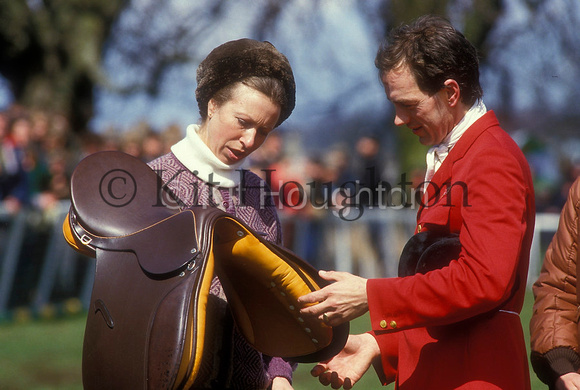 Princess Anne presents Ian Stark with the Saddle IanStarkEV148-14
