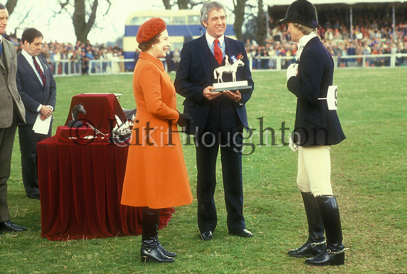Trophy presentation by HM the Queen to Lucinda Green and John BurbidgeEV73-44