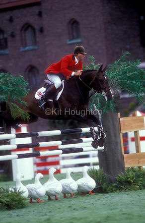 Nick Skelton and Grand Slam World Equestrian Games 1990 SJ117-02-10.JPG