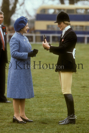 HM the Queen with Lucinda GreenEV44-09