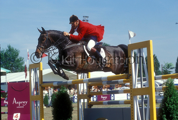 William Funnell (GB) and Henkie SJ164-02-11