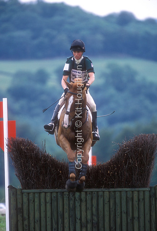 Polly Williamson GBR riding Topping EV440-02-11