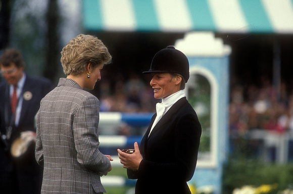 Princess Diana presenting a trophy to Mary King EV250-27-19