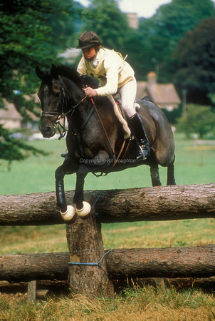 Pippa Nolan GBR (Pippa Funnell) riding Sir Barnaby EV219-01-08A