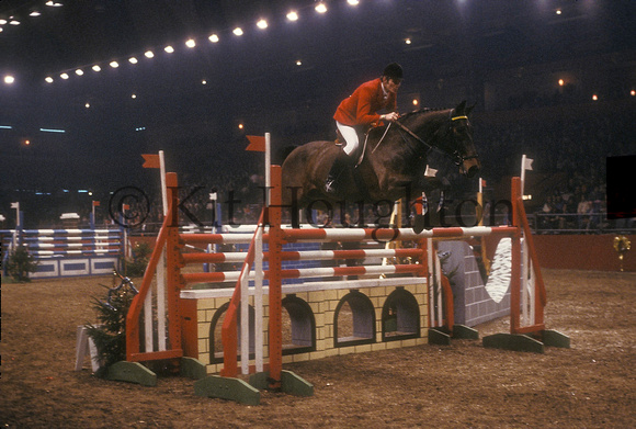 Gert Wiltfang riding Domitz;Olympia 1979 SJ01-06-02