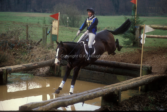 Mary Thomson (GBR) (Mary King) riding King William EV224-01-04