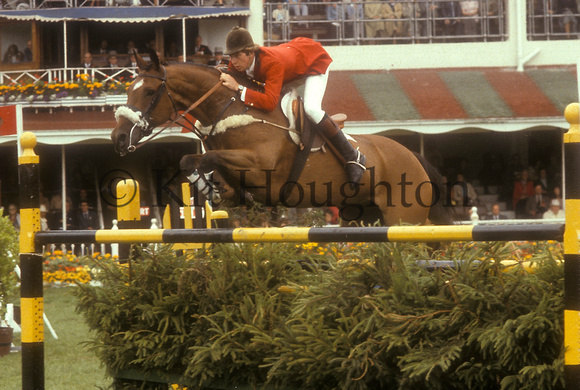 Nick Skelton riding Maybe;Dublin Horse Show 1979 SJ04-01-19