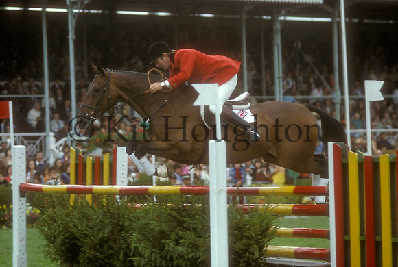 David Broome riding Sportsman;Dublin Horse Show 1979 SJ04-01-01