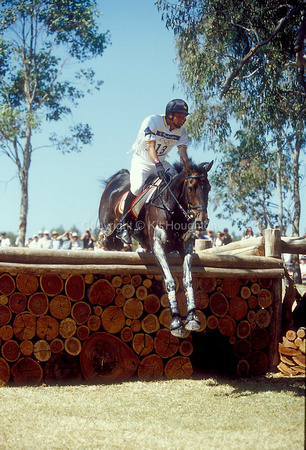 Kurt Heyndrickx riding Archimedes - member of the Belgian Eventing team on the cross country EV430-11-01