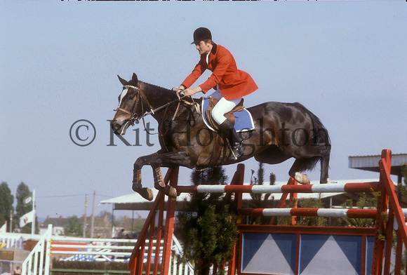 Robert Smith riding Sunningdale;Devon Country Show 1980 SJ05-05-06