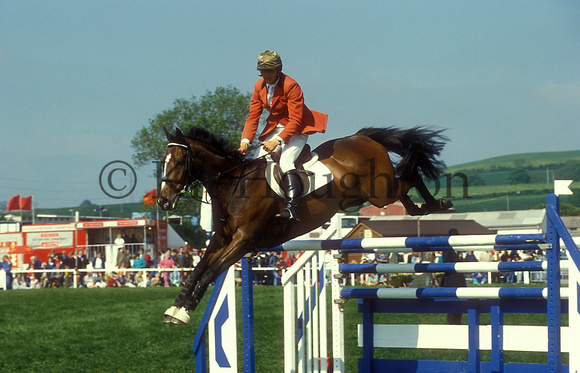 Adrian Hoar riding Amber Shield;Bath &amp; West Show 1991 SJ120-01-05