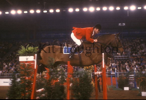 Harvey Smith riding Sanyo Sanmar;World Cup, Birmingham 1981 SJ09-22