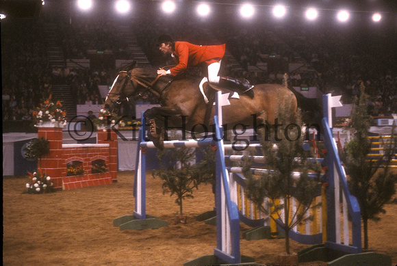 John Whitaker riding Ryan's Son;Royal International Horse Show 1981 SJ14-02-23