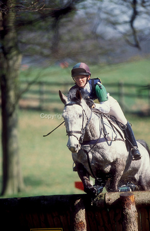 Polly Clark GBR riding Ballysodare EV422-02-02