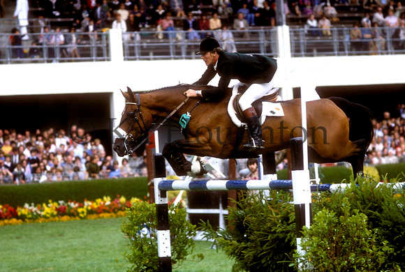Eddie Macken riding Boomerang;Dublin Horse Show 1980 SJ04-02-16