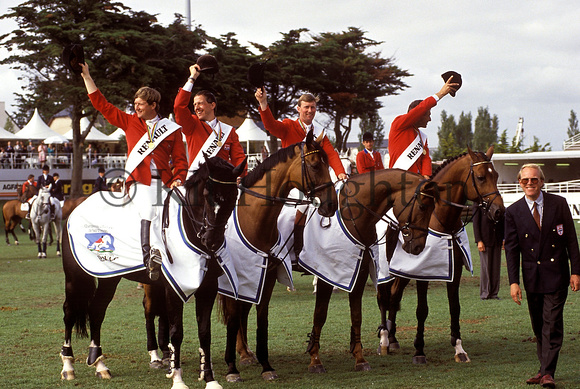 Gold Medal winning Dutch Team at the European Championships, La Baule, 1991; SJ122-04-06