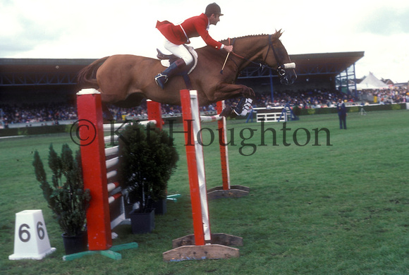 Stephen Hadley riding Sunorra;Great Yorkshire Show,1981 SJ14-02-12