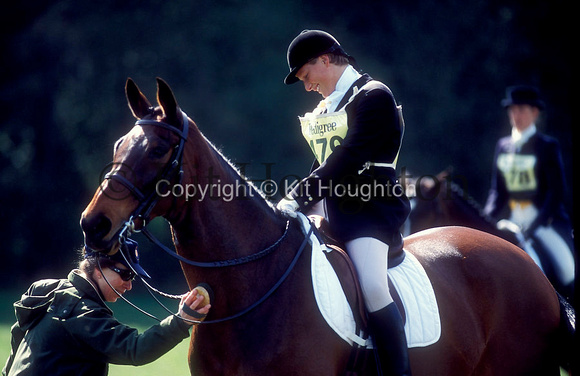 Zara Phillips on French Willow, Princess Royal gives the final brush before dressage EV423-02-09