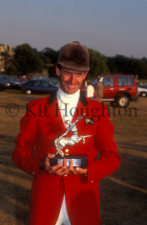 Mark Todd NZL with the Remy Martin Trophy EV265-08-05